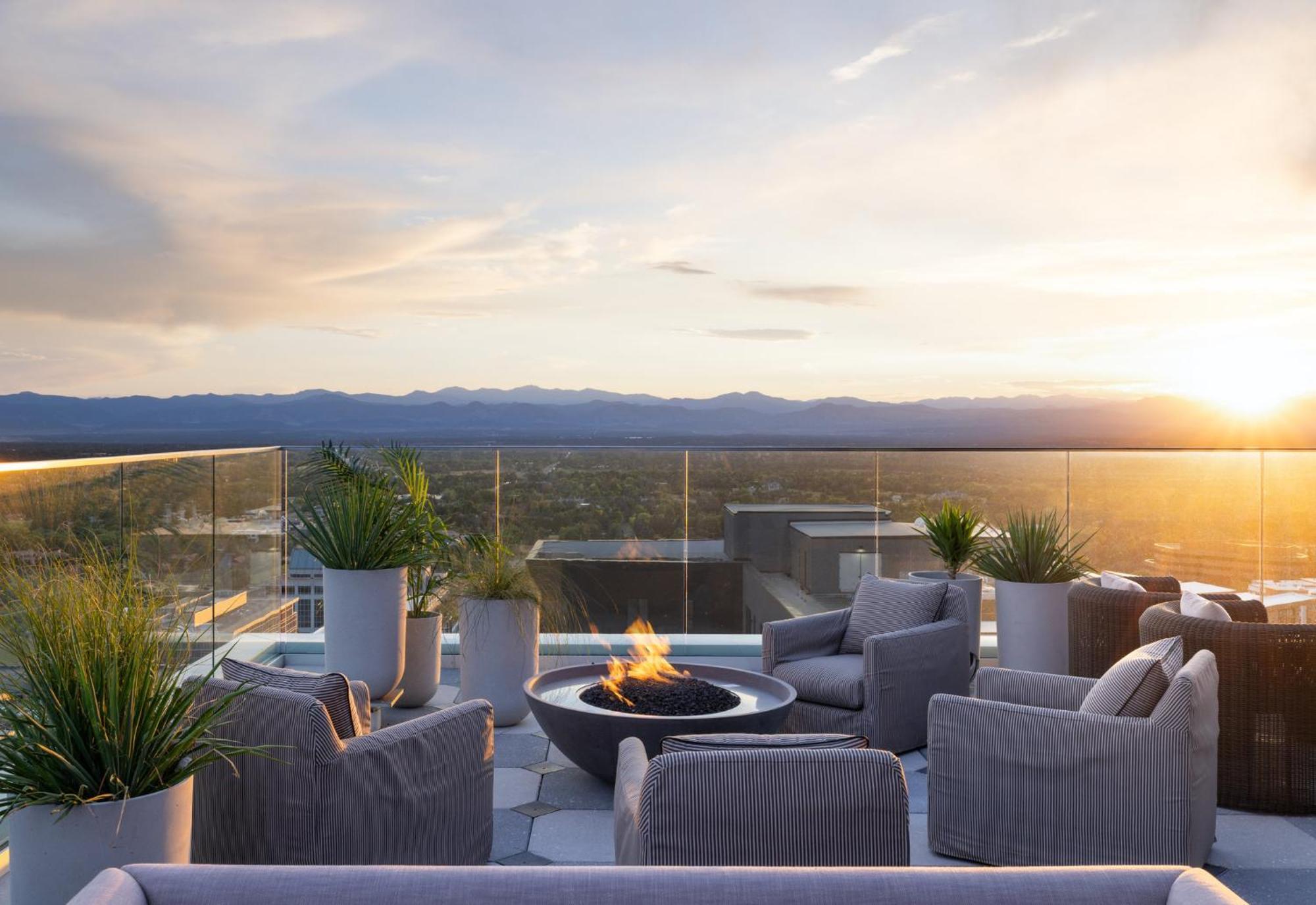 Kimpton Claret Hotel By Ihg DEN Esterno foto